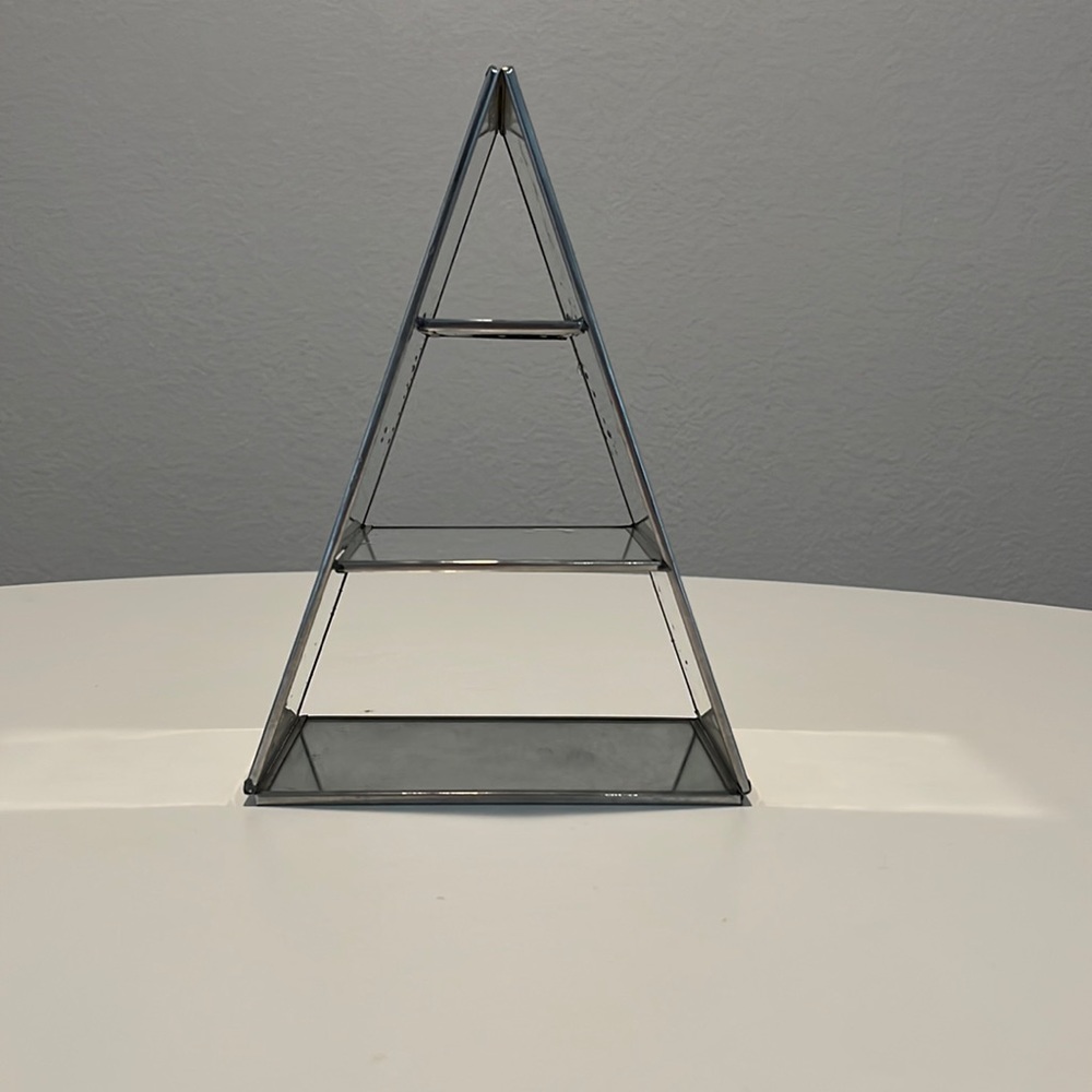 Urban Outfitters mini shelf